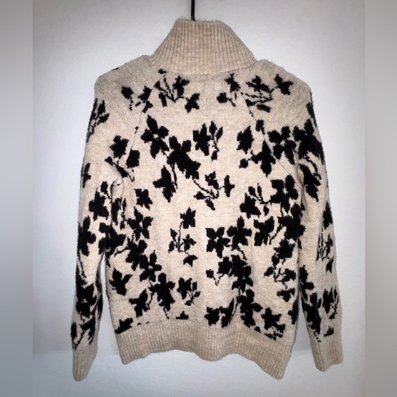 Liz Claiborne Mock Neck Beige Black Floral Sweater - Picture 4 of 14